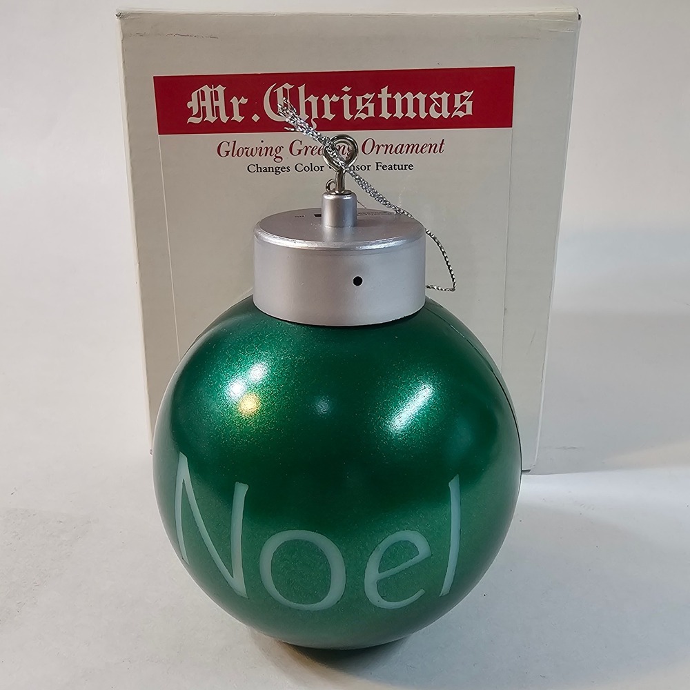 Mr. Christmas Noel‎ Glowing Greeting Ornament Green Sensor Christmas in Box